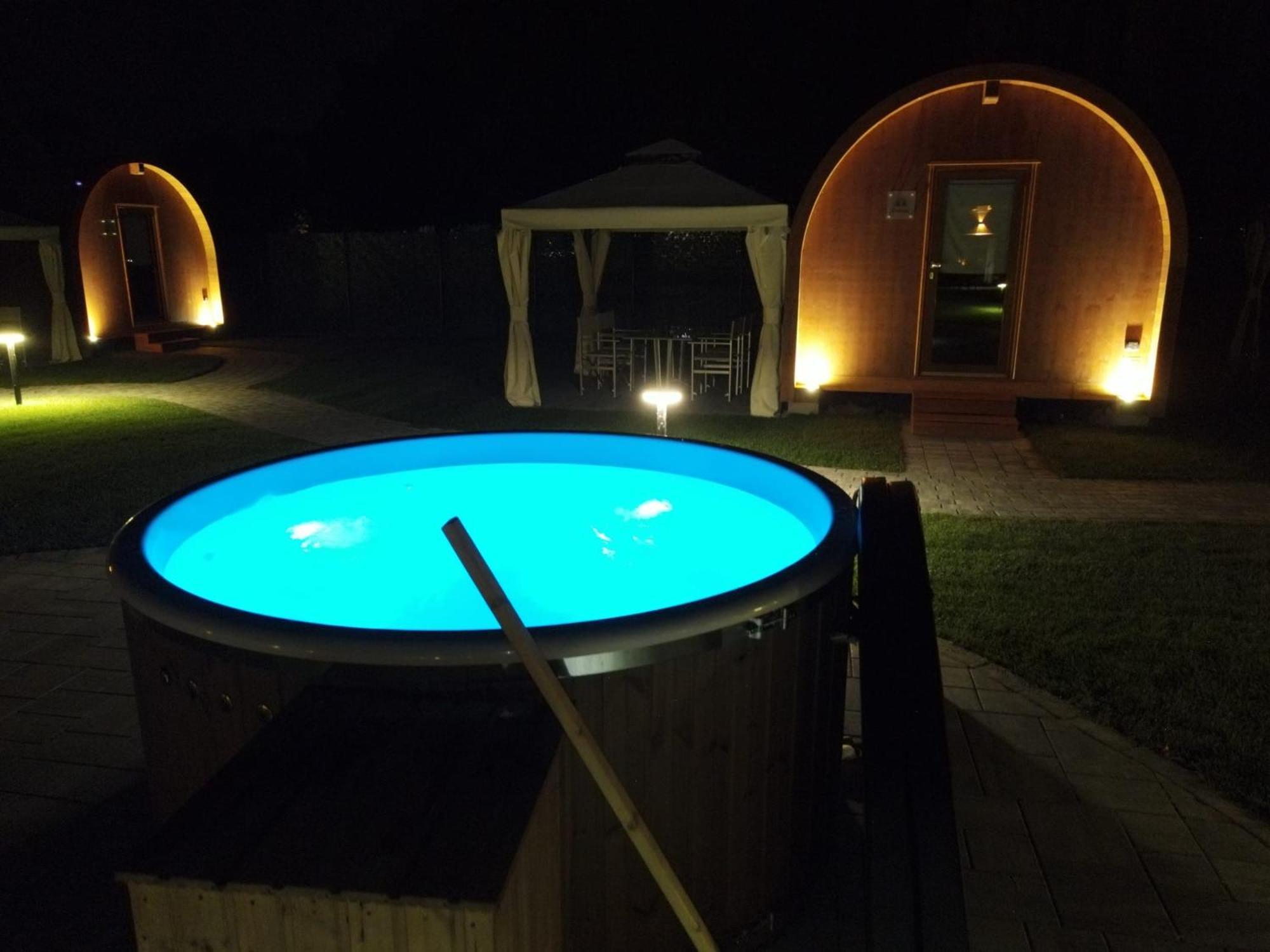 Vicolungo Glamour Lodge & Spa - Free Spa Hot Tub E Sauna Exterior photo