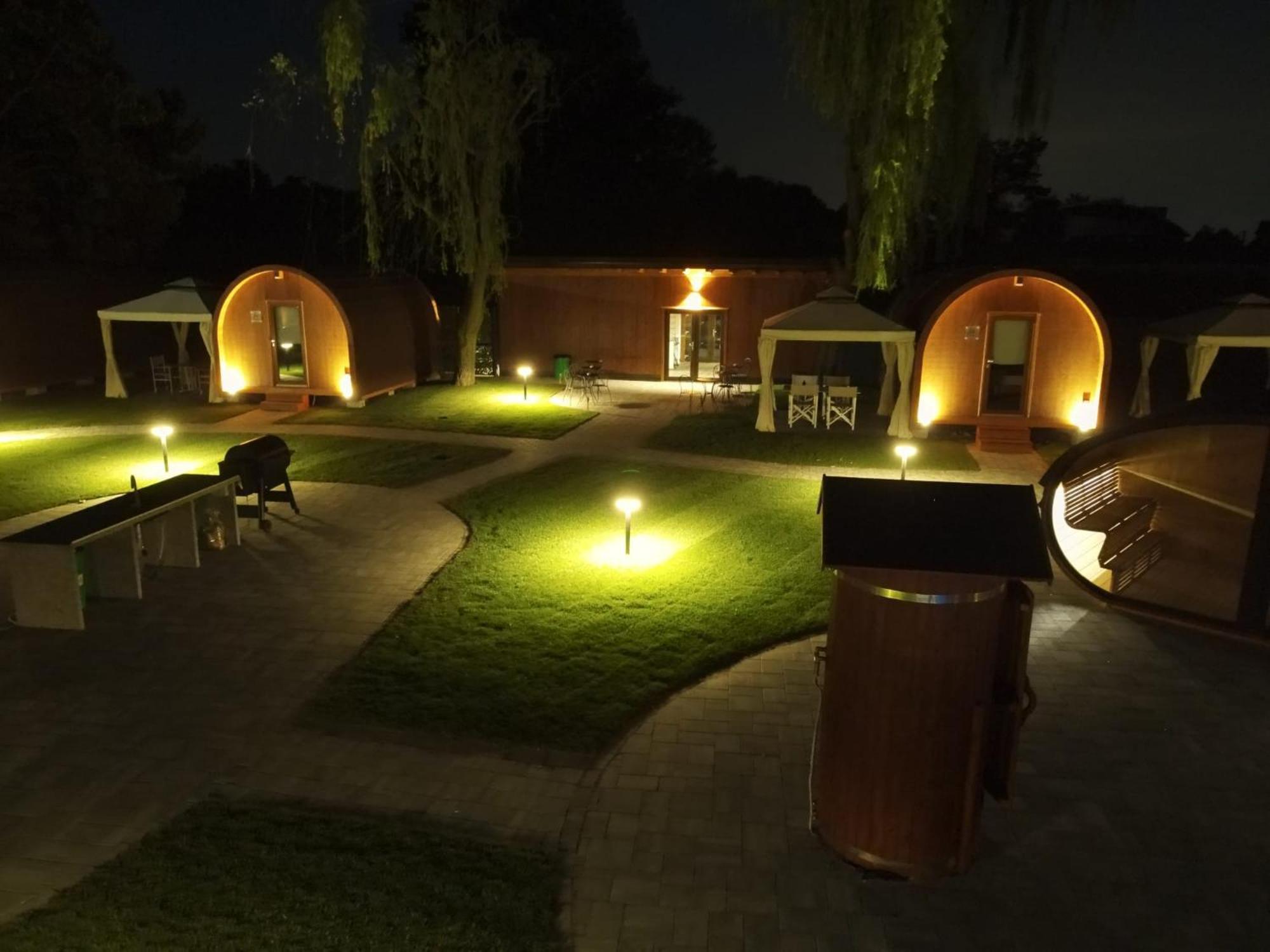 Vicolungo Glamour Lodge & Spa - Free Spa Hot Tub E Sauna Exterior photo