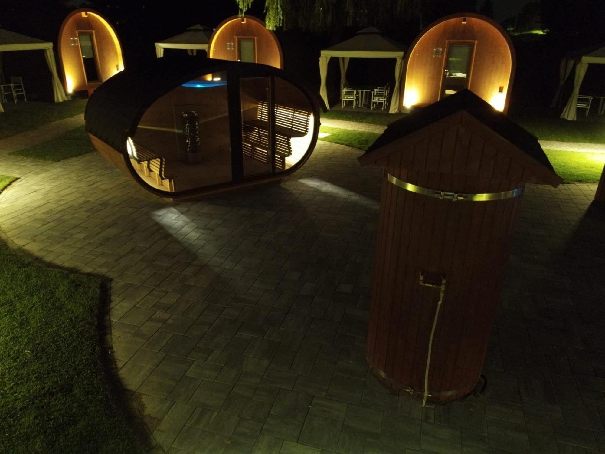 Vicolungo Glamour Lodge & Spa - Free Spa Hot Tub E Sauna Exterior photo
