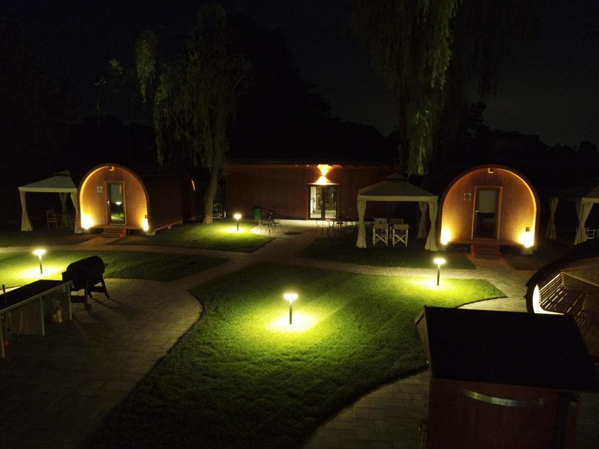 Vicolungo Glamour Lodge & Spa - Free Spa Hot Tub E Sauna Exterior photo
