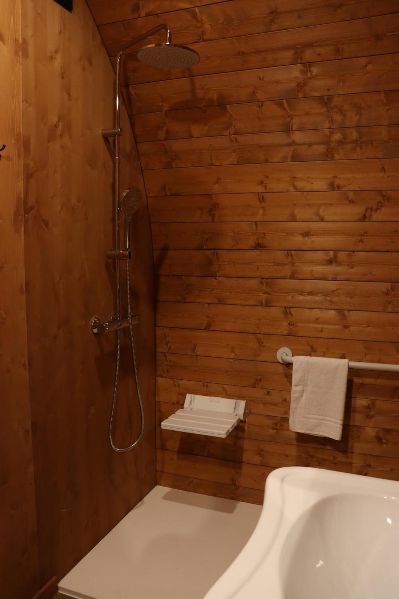 Vicolungo Glamour Lodge & Spa - Free Spa Hot Tub E Sauna Exterior photo